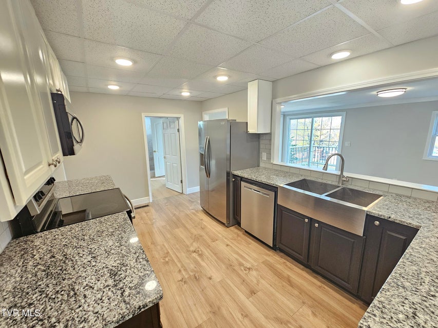 Photo #24: 209 Paperville Road