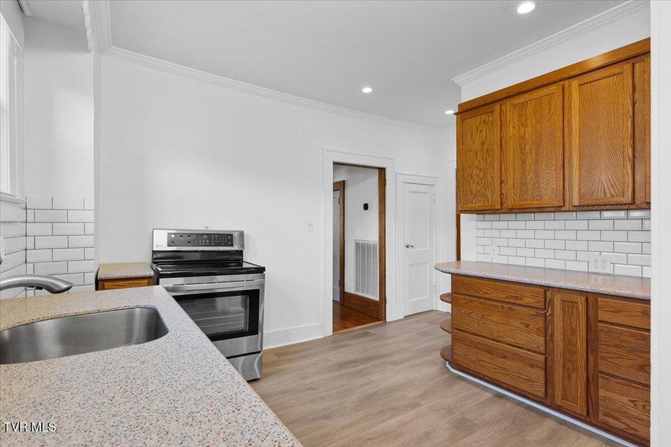 Photo #19: 1028 Piedmont Avenue