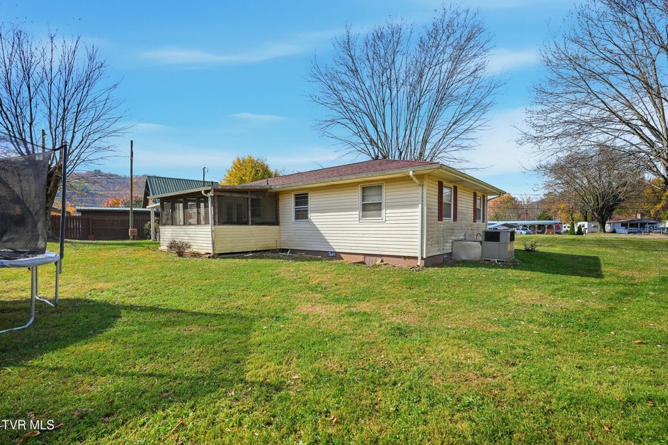 Photo #22: 213 Scott Road