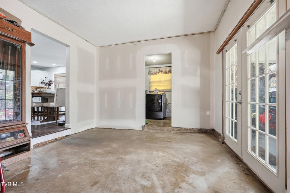 Photo #18: 213 Scott Road