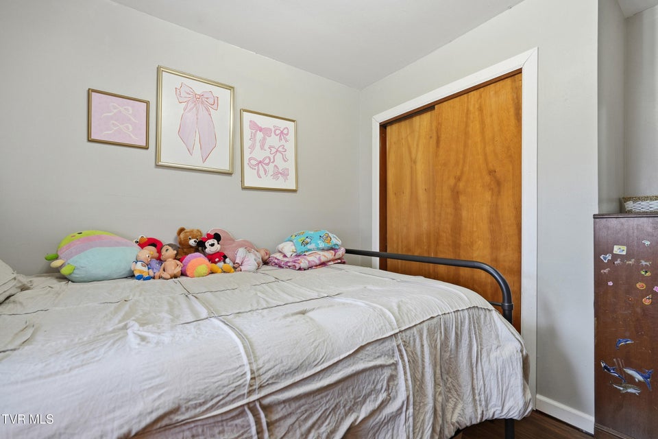 Photo #16: 213 Scott Road