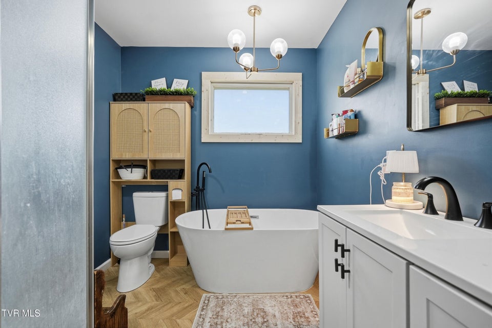 Photo #11: 213 Scott Road