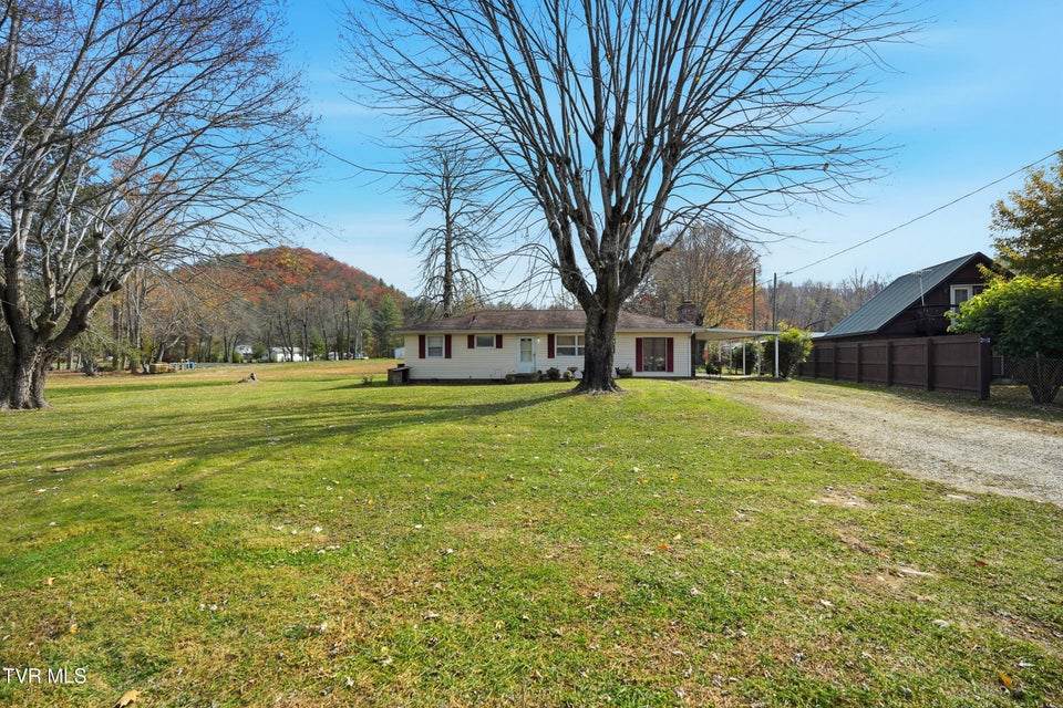 Photo #29: 213 Scott Road