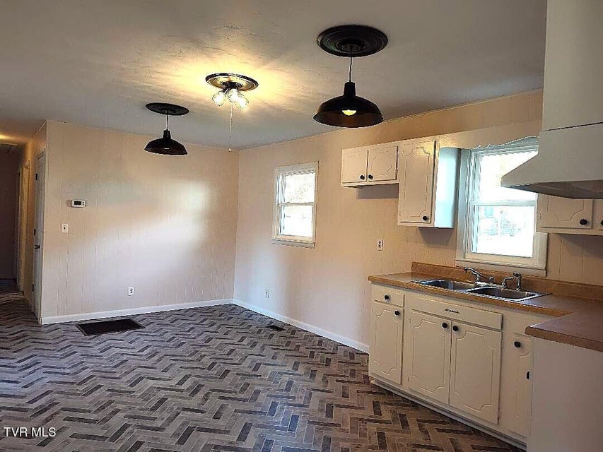 Photo #10: 2805 6th Avenue