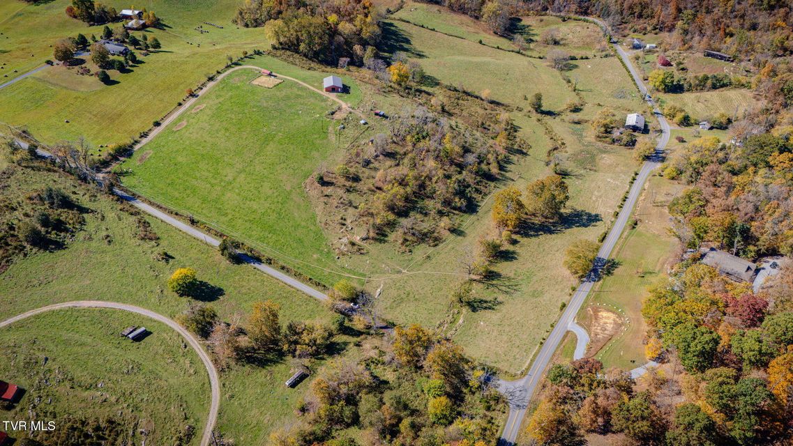 Photo #7: 955 Sycamore Shoals Drive