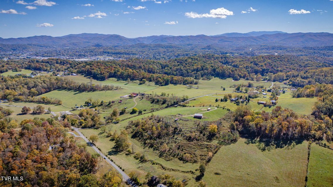 Photo #17: 955 Sycamore Shoals Drive