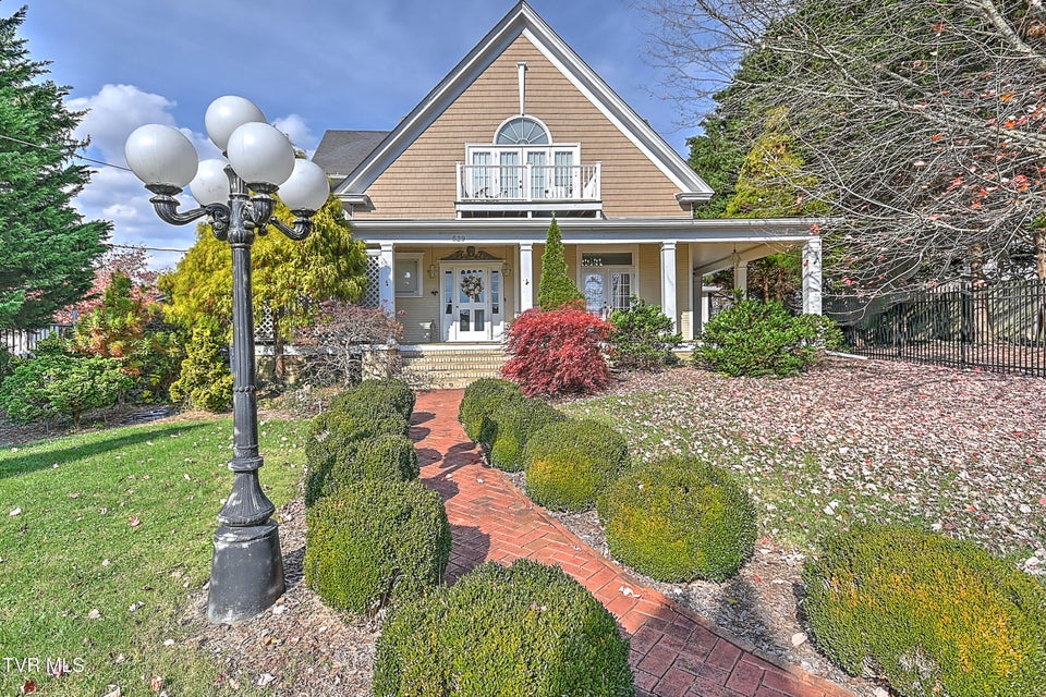 Photo #3: 529 Taylor Street