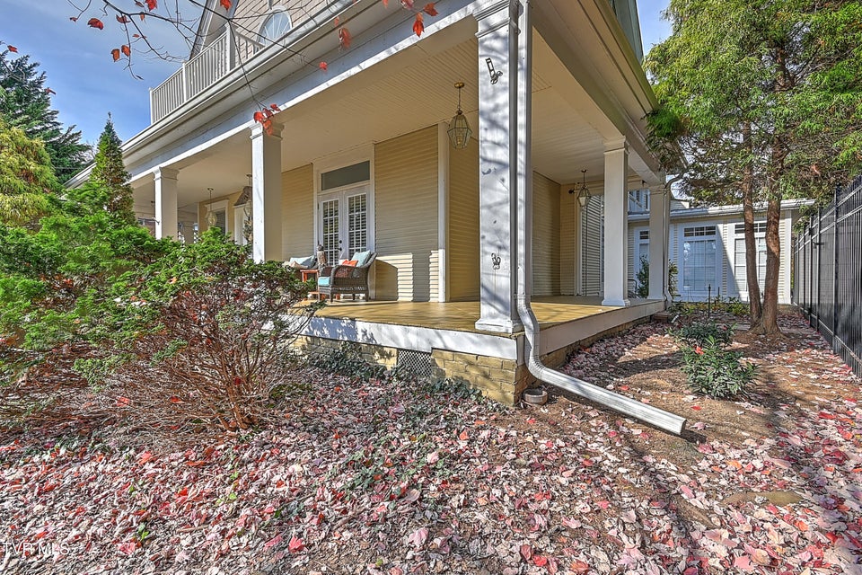 Photo #6: 529 Taylor Street