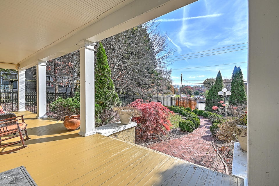 Photo #10: 529 Taylor Street