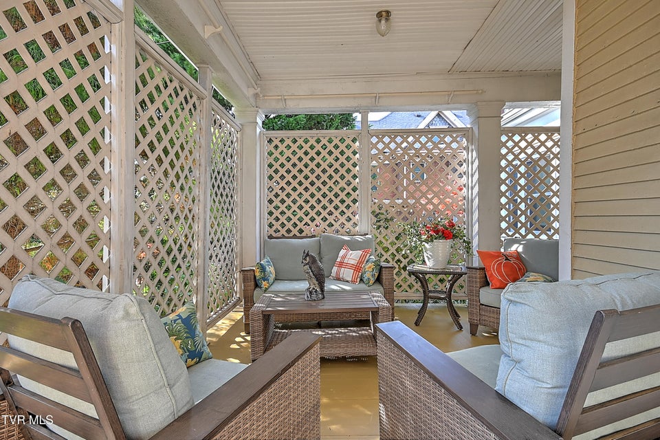 Photo #11: 529 Taylor Street