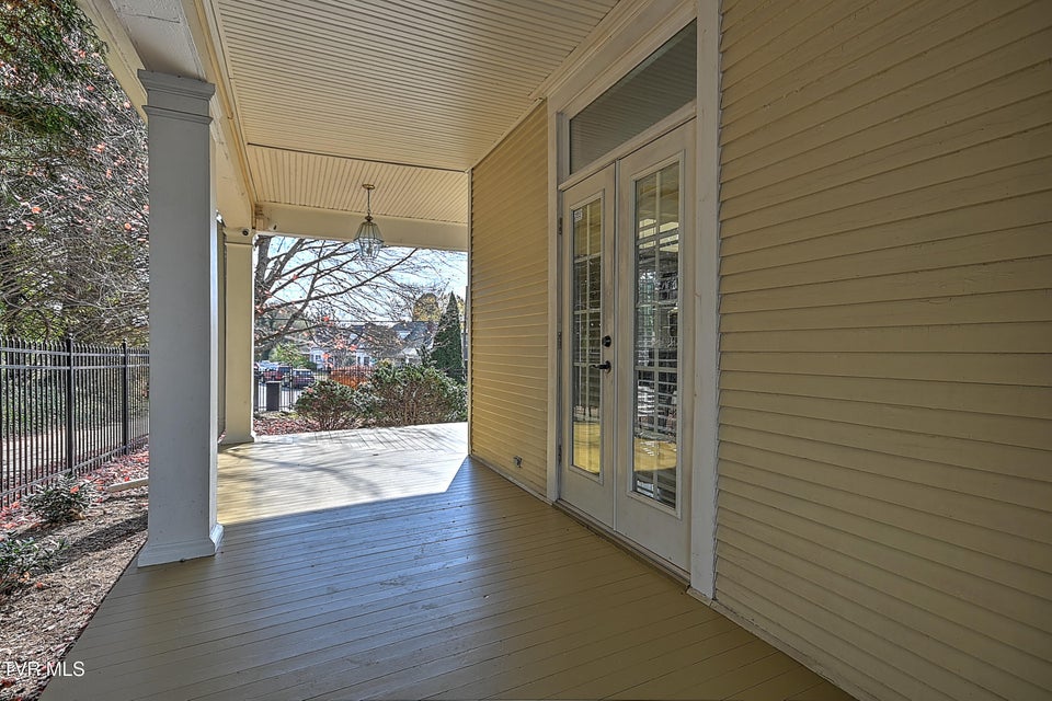 Photo #16: 529 Taylor Street