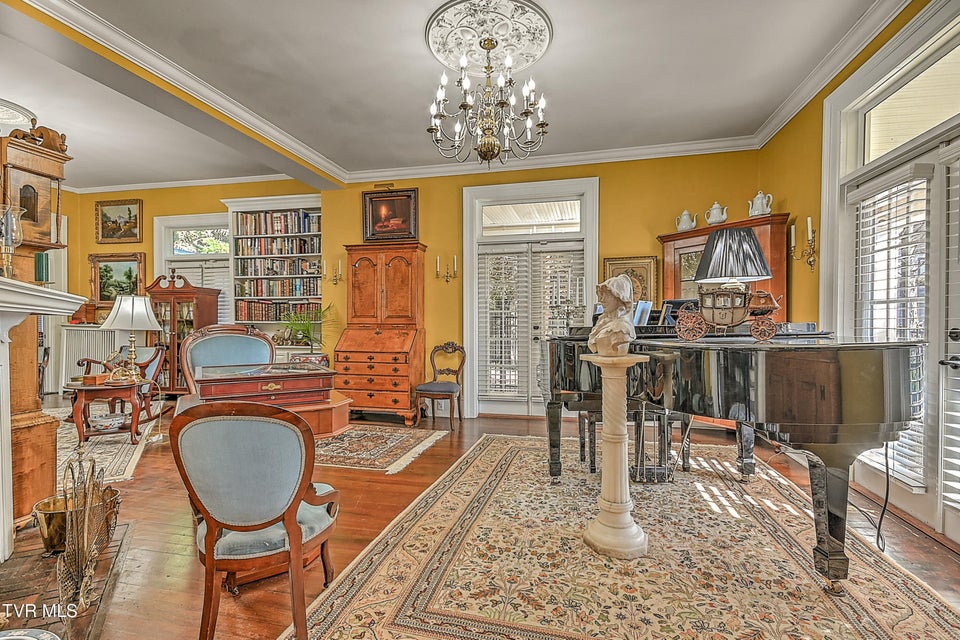 Photo #18: 529 Taylor Street