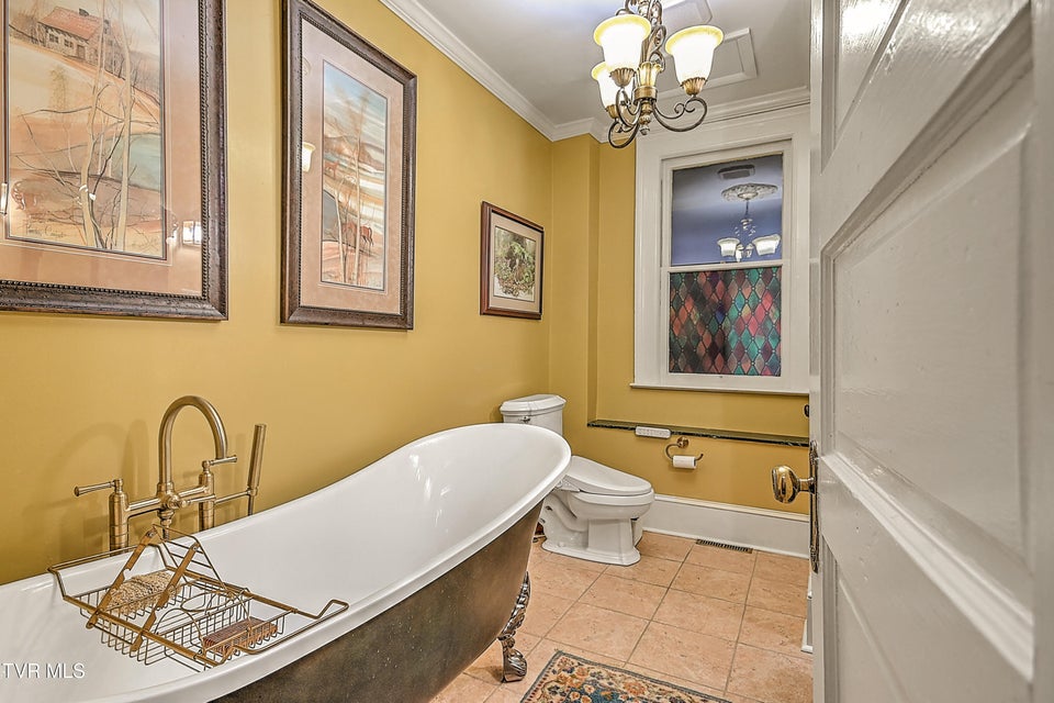 Photo #31: 529 Taylor Street