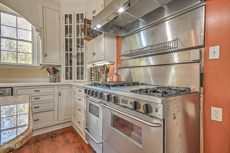 Photo #42: 529 Taylor Street