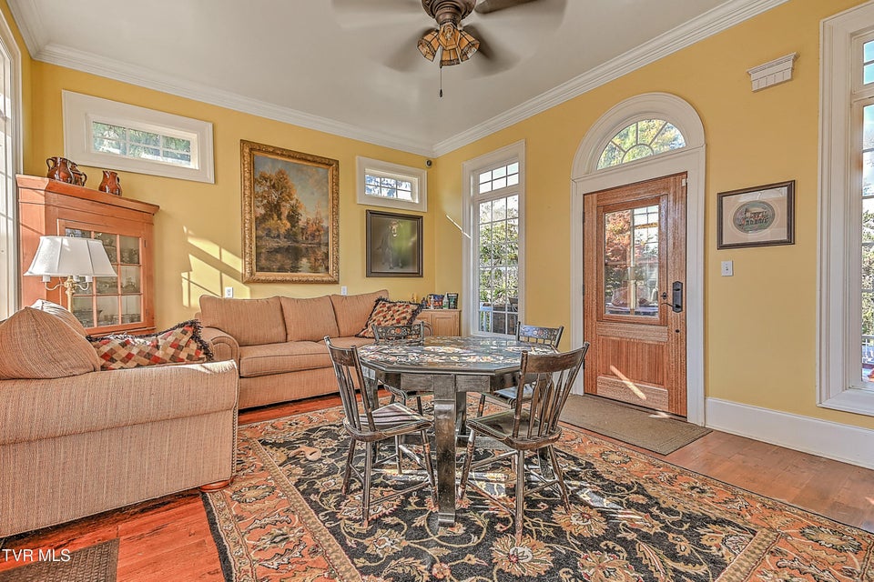 Photo #45: 529 Taylor Street