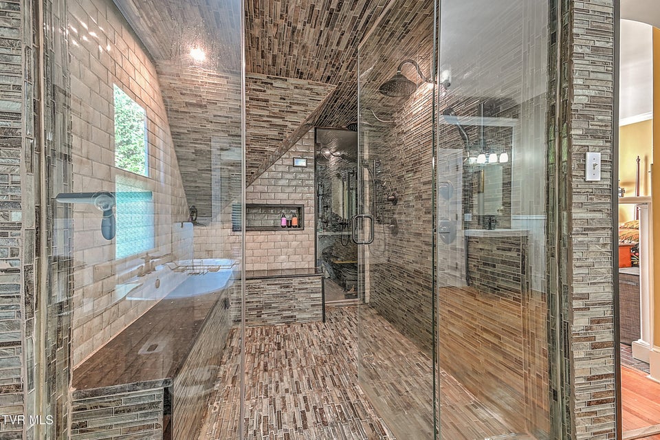 Photo #59: 529 Taylor Street