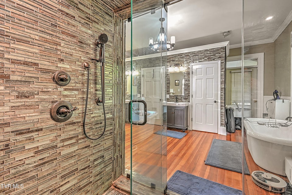 Photo #60: 529 Taylor Street