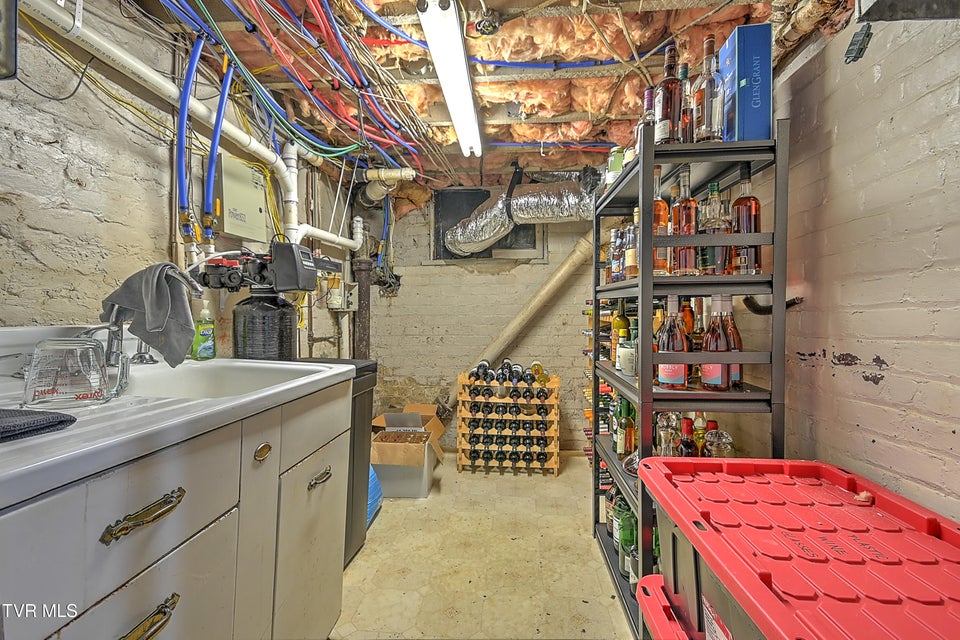 Photo #64: 529 Taylor Street