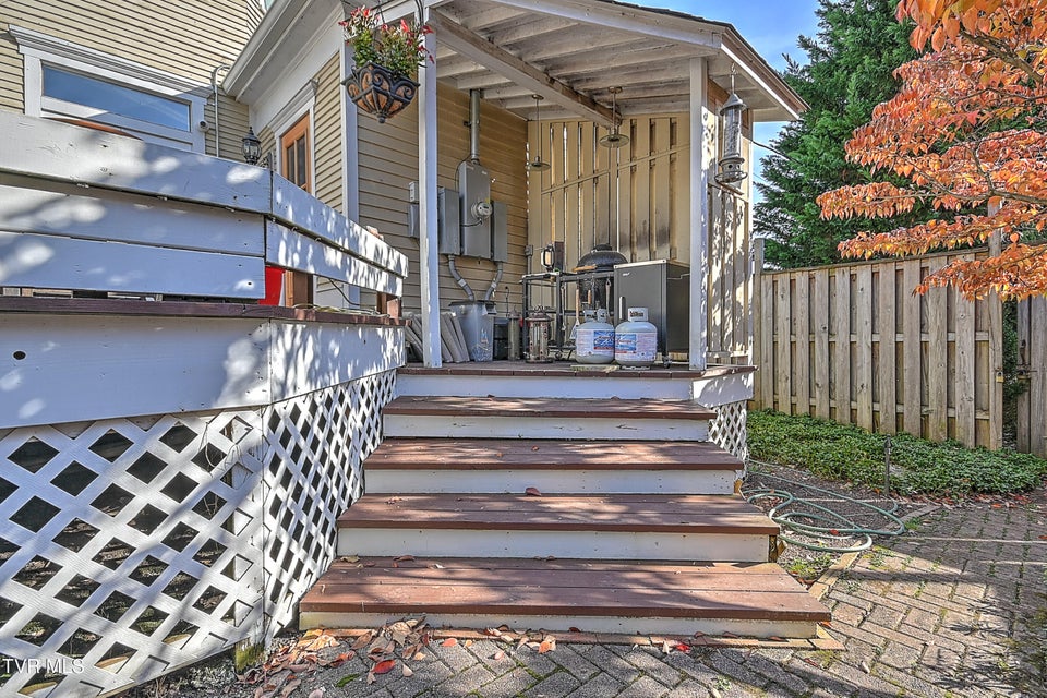 Photo #68: 529 Taylor Street