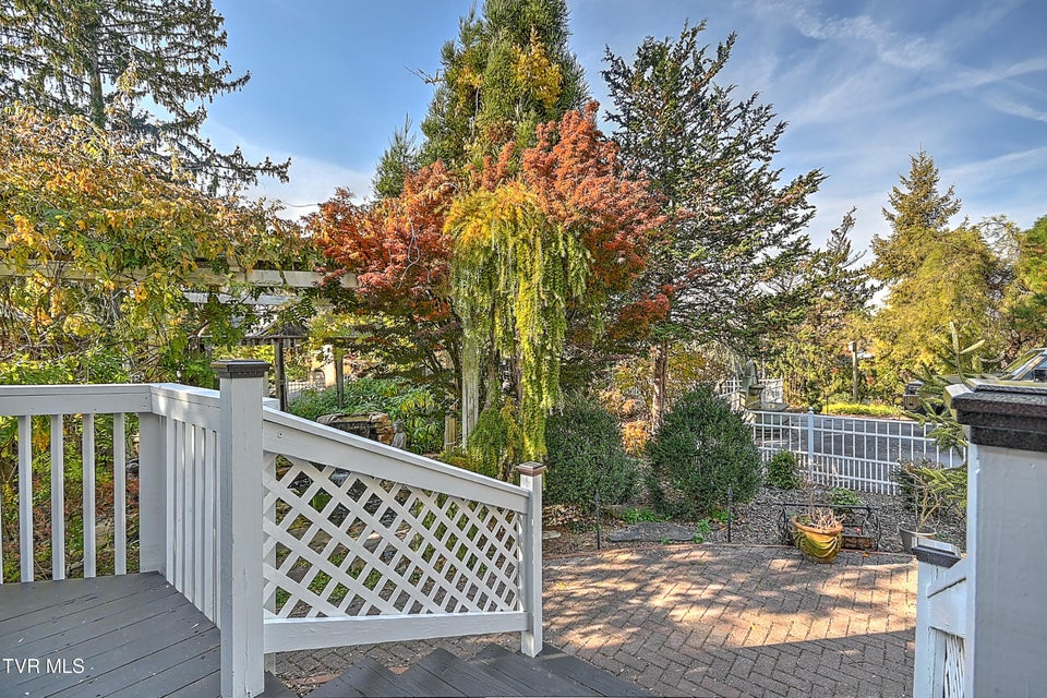 Photo #71: 529 Taylor Street