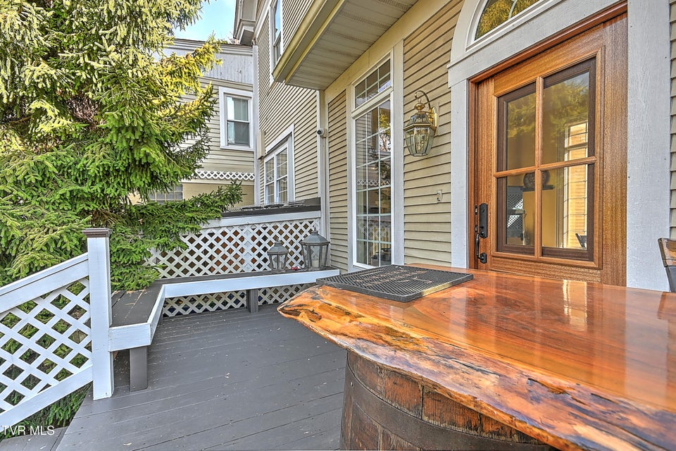 Photo #72: 529 Taylor Street