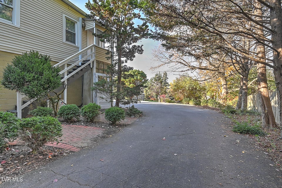 Photo #79: 529 Taylor Street