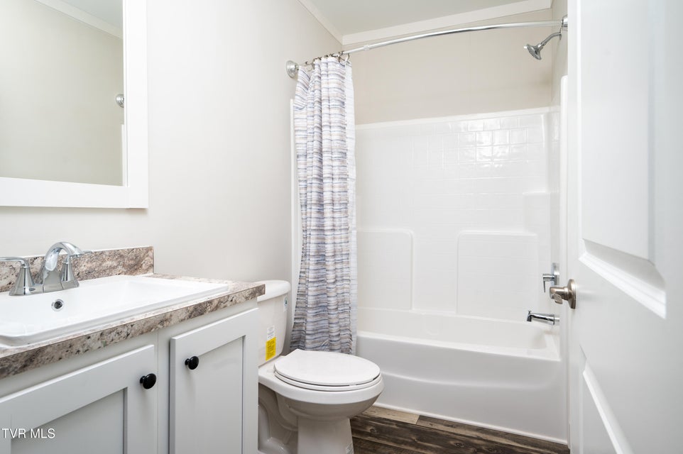 Photo #32: 830 Fairview Avenue