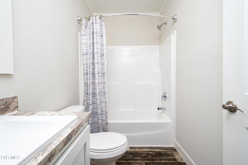 Photo #33: 830 Fairview Avenue