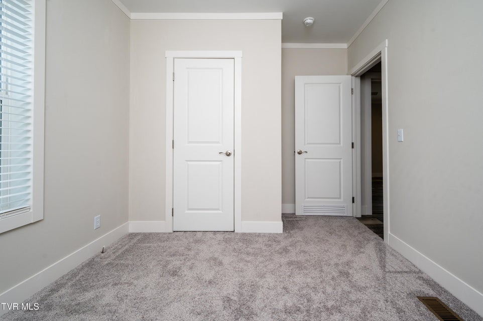 Photo #31: 830 Fairview Avenue