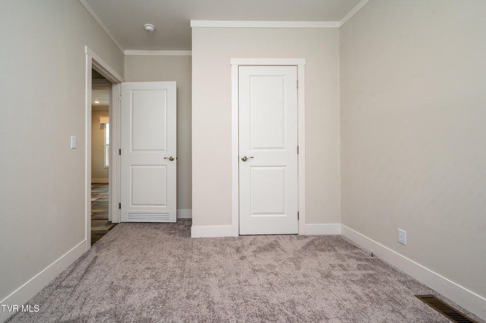 Photo #36: 830 Fairview Avenue