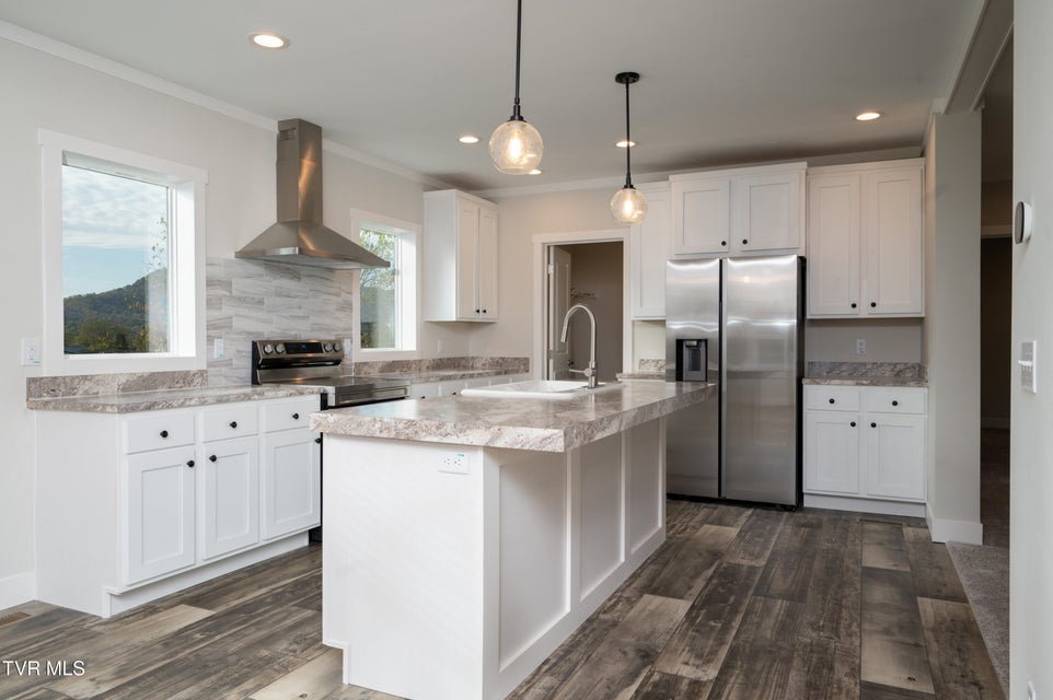 Photo #12: 830 Fairview Avenue