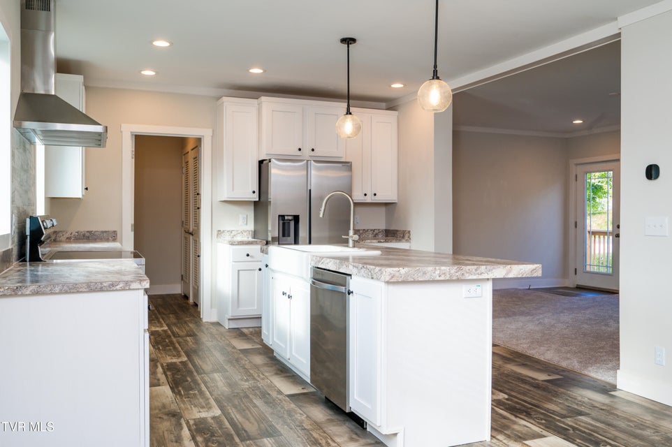 Photo #13: 830 Fairview Avenue