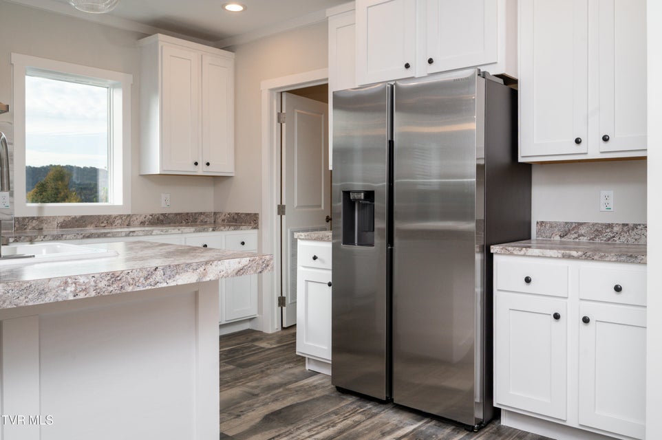 Photo #17: 830 Fairview Avenue