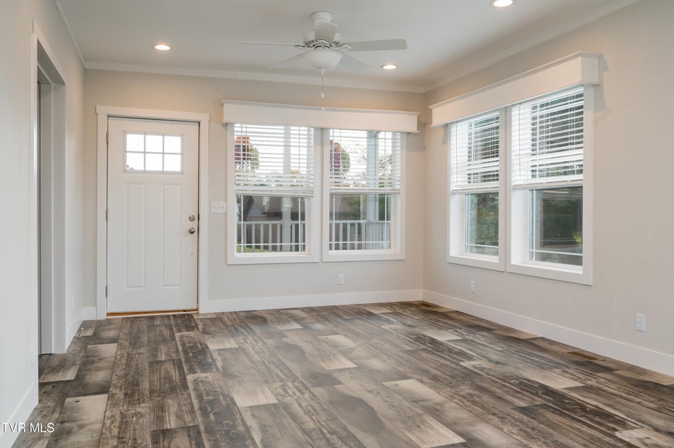 Photo #19: 830 Fairview Avenue