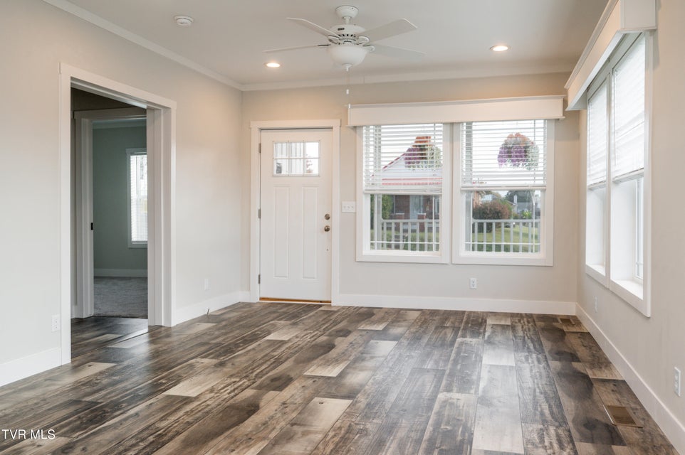 Photo #20: 830 Fairview Avenue