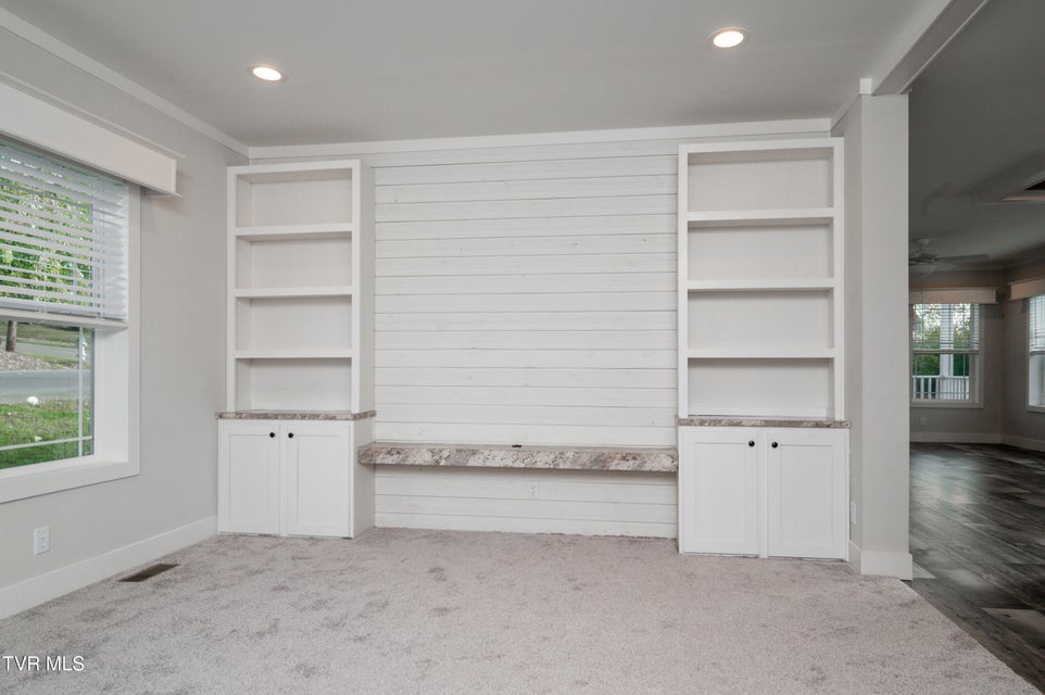 Photo #9: 830 Fairview Avenue