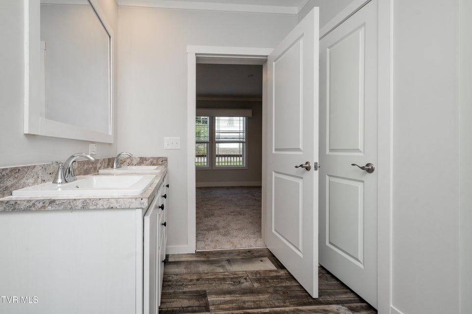 Photo #29: 830 Fairview Avenue