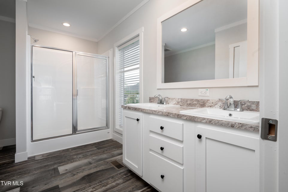 Photo #27: 830 Fairview Avenue