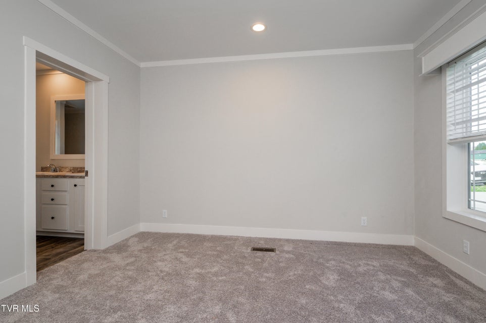 Photo #22: 830 Fairview Avenue