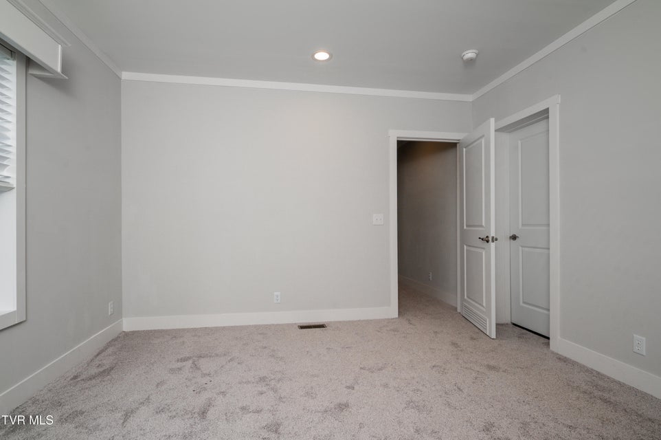 Photo #23: 830 Fairview Avenue