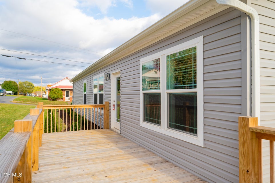 Photo #37: 830 Fairview Avenue