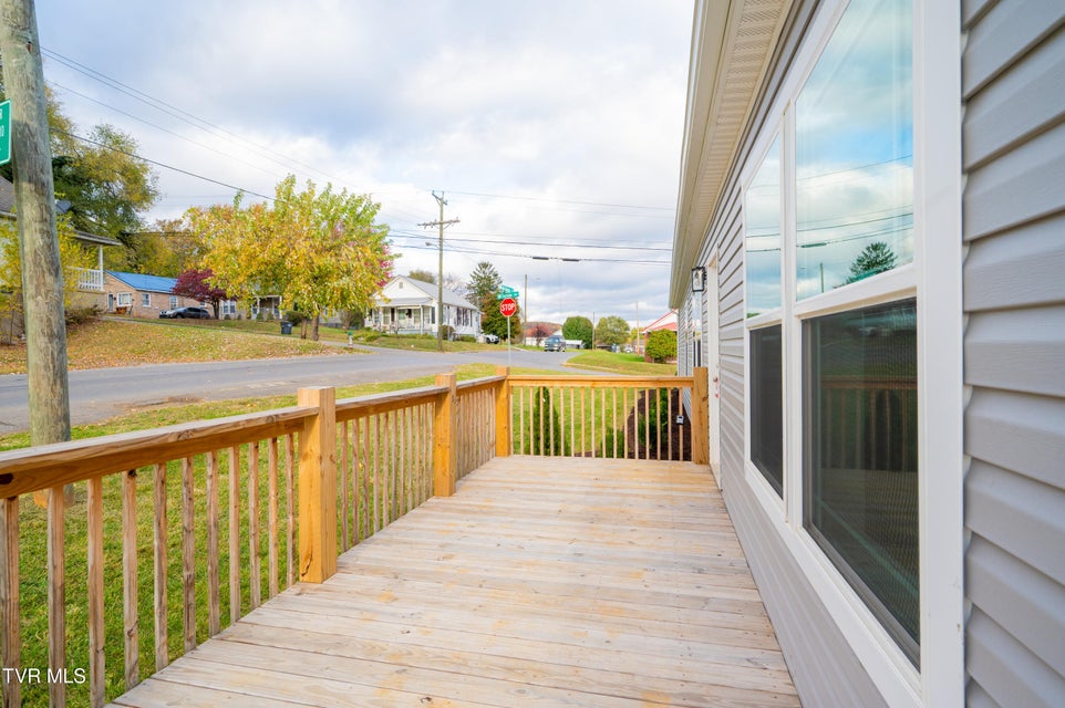 Photo #38: 830 Fairview Avenue