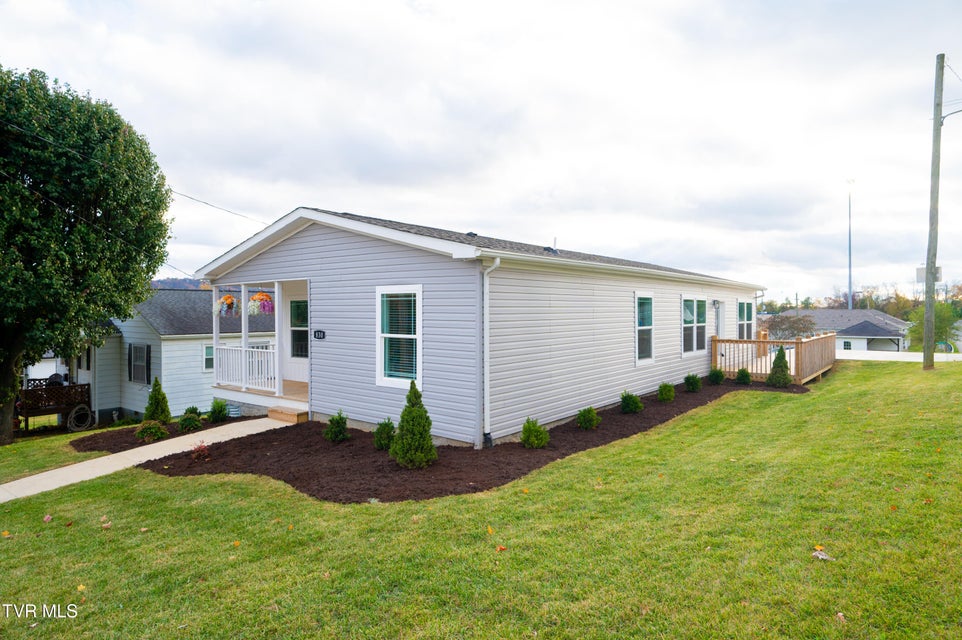 Photo #4: 830 Fairview Avenue