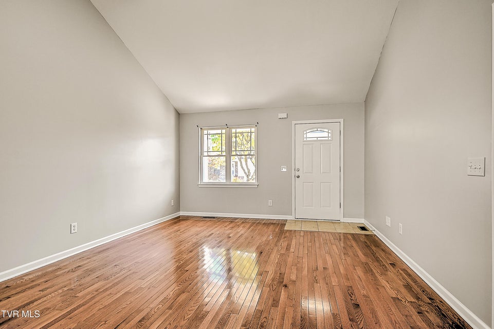 Photo #15: 527 Redstone Drive 