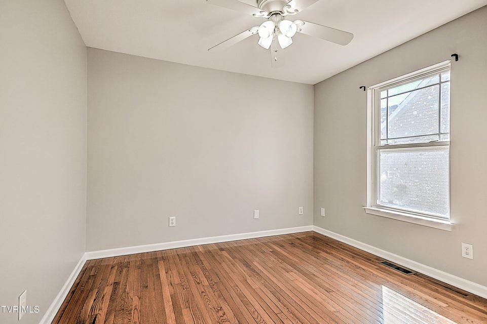 Photo #26: 527 Redstone Drive 