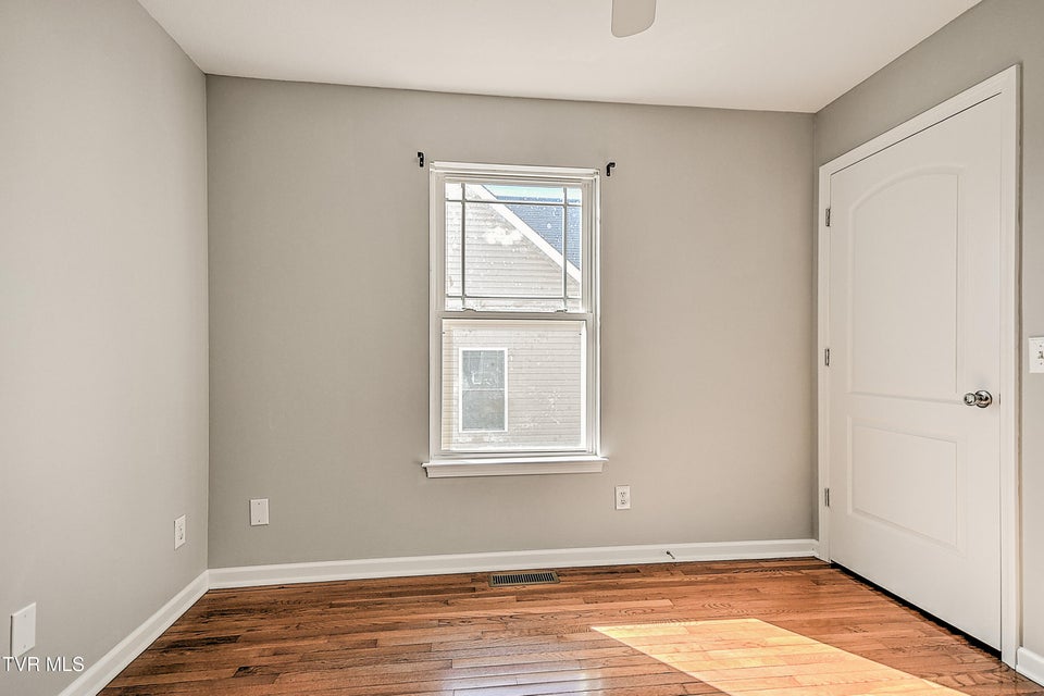 Photo #27: 527 Redstone Drive 