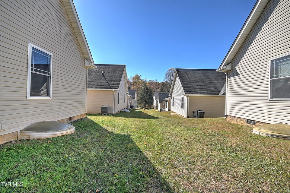 Photo #10: 527 Redstone Drive 