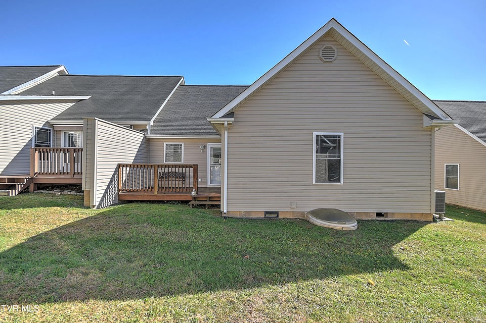 Photo #4: 527 Redstone Drive 