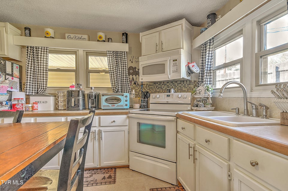 Photo #23: 1801 King College Road