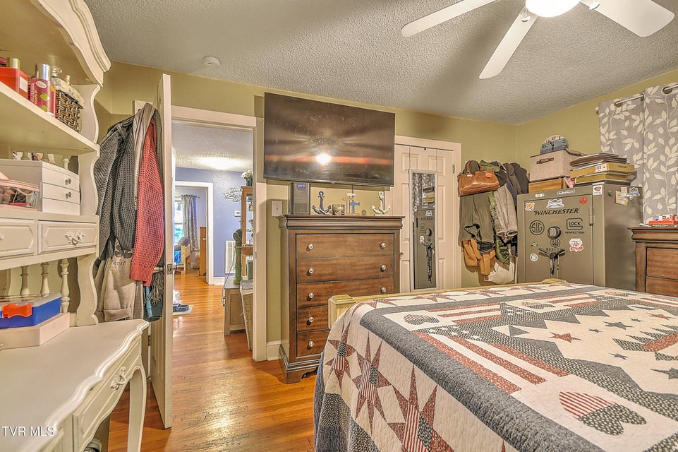 Photo #34: 1801 King College Road